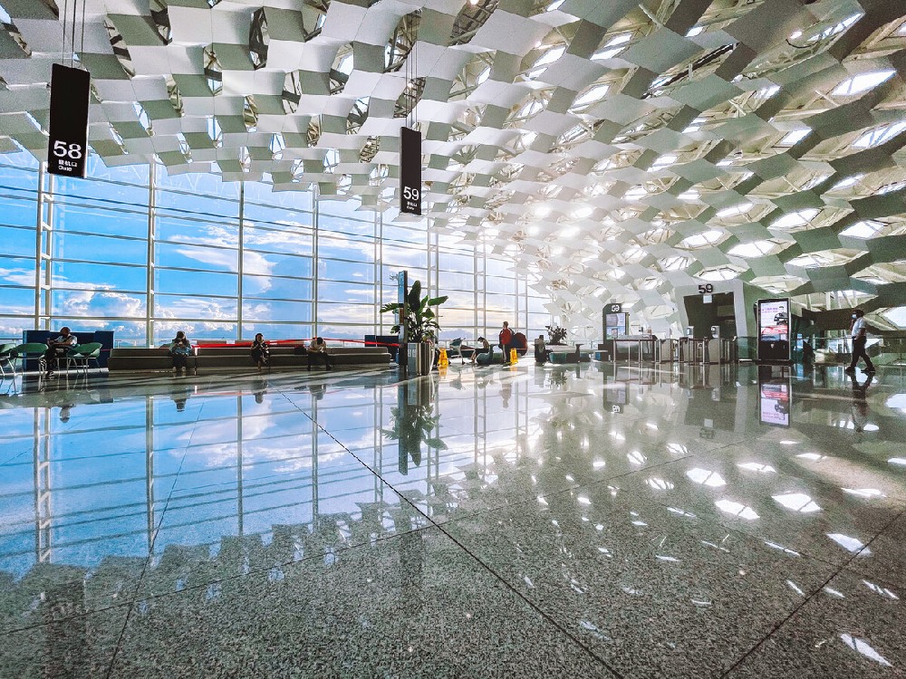 4月28日起，恢复直飞巴黎客运航线