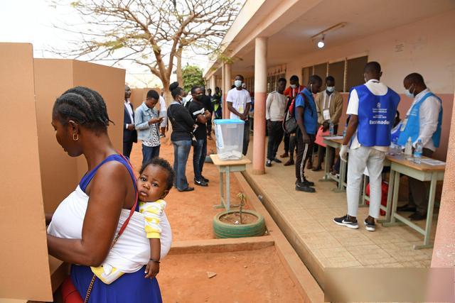 安哥拉 | 今天起，出入境不需要检测啦！