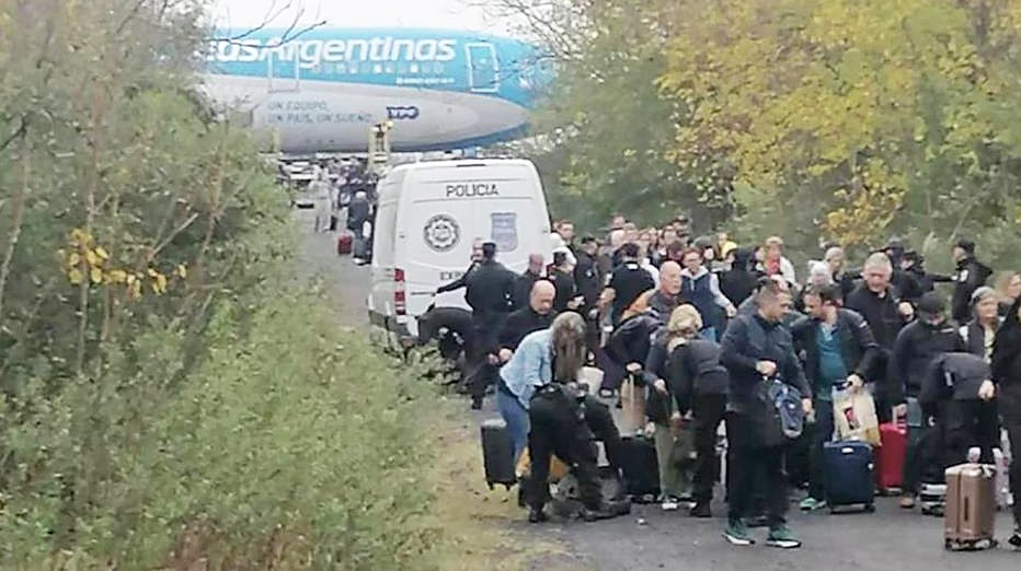 阿根廷航空公司一客机收到炸弹威胁