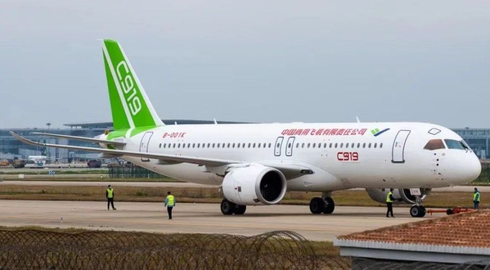刚刚，C919飞往南京