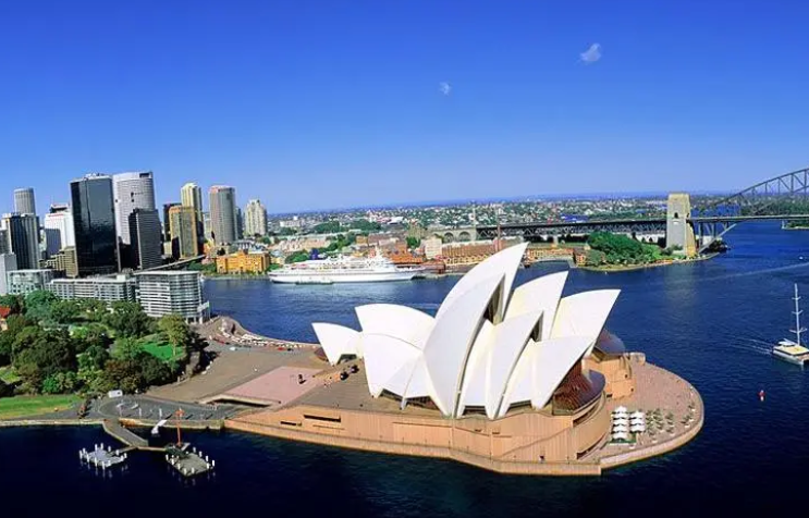 关于驻悉尼总领馆调整领事证件服务事项的通知