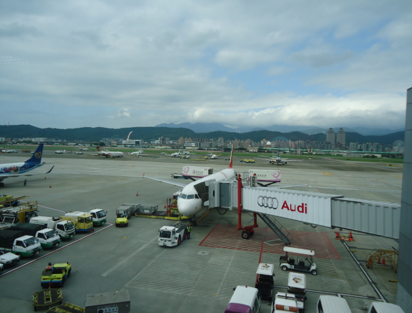 受台风“杜苏芮”影响 台湾27日所有航班停飞