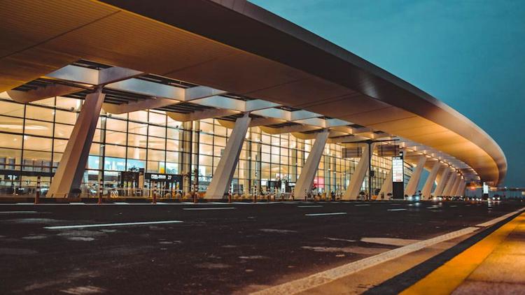 宁波机场计划于16时起有序恢复航班起降