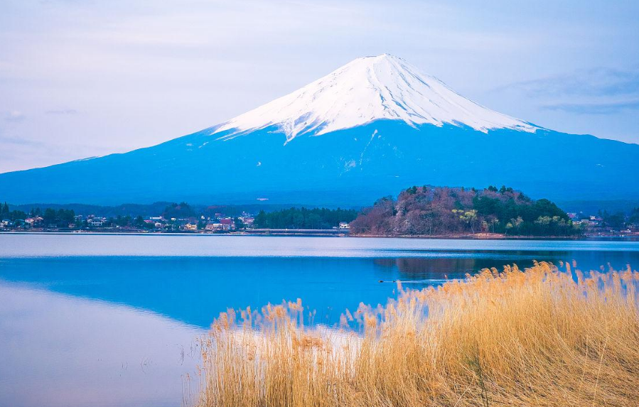 上航圆满完成上海浦东至日本富山航线恢复运行