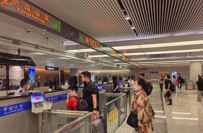 今春虹桥机场国际（地区）航班回归以来口岸客流突破100万人次