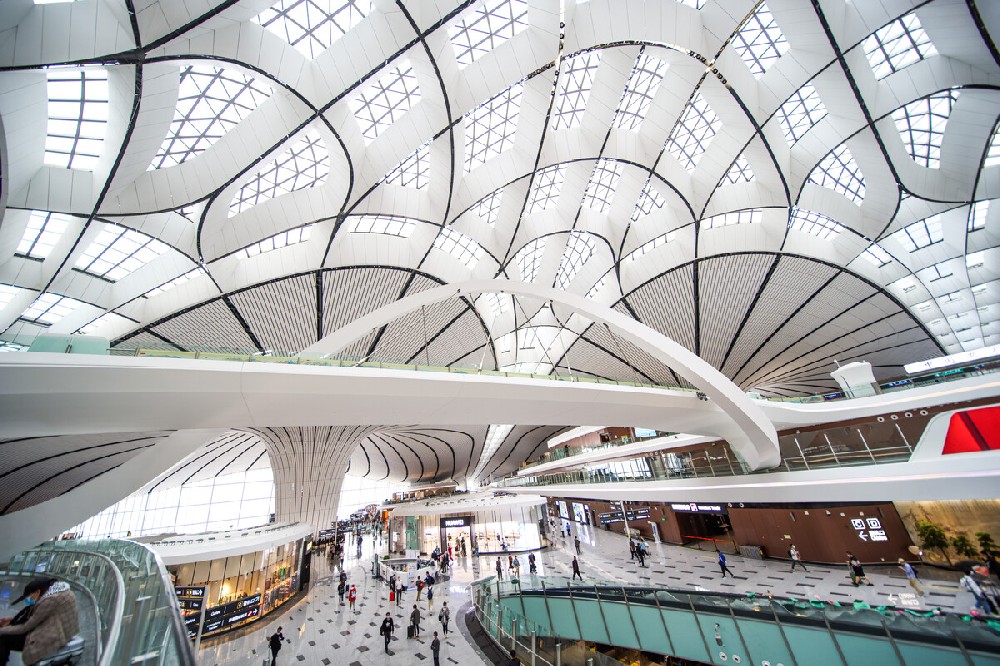 北京大兴国际机场：同一机位实现国际国内航班“无缝衔接”