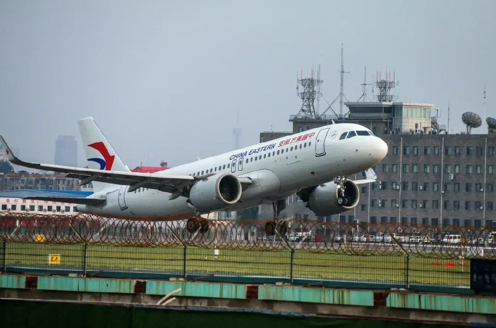 东航复航深圳至曼谷航班