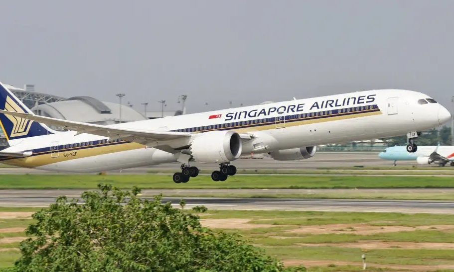 12月3日起，下午也能从成都飞新加坡了