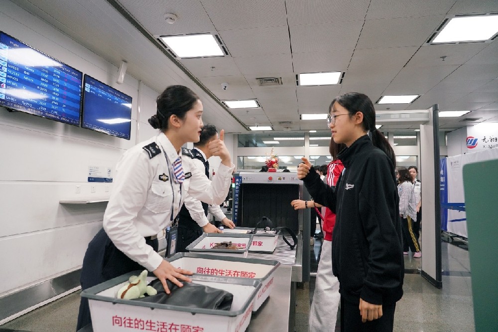 新规落地！厦航保障首批厦门机场24小时直接过境免办边检手续旅客