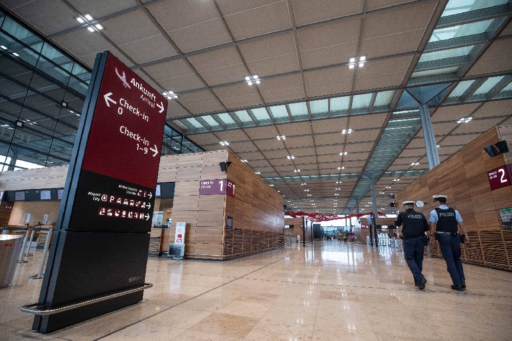 罢工持续！德国柏林机场200多趟航班受影响