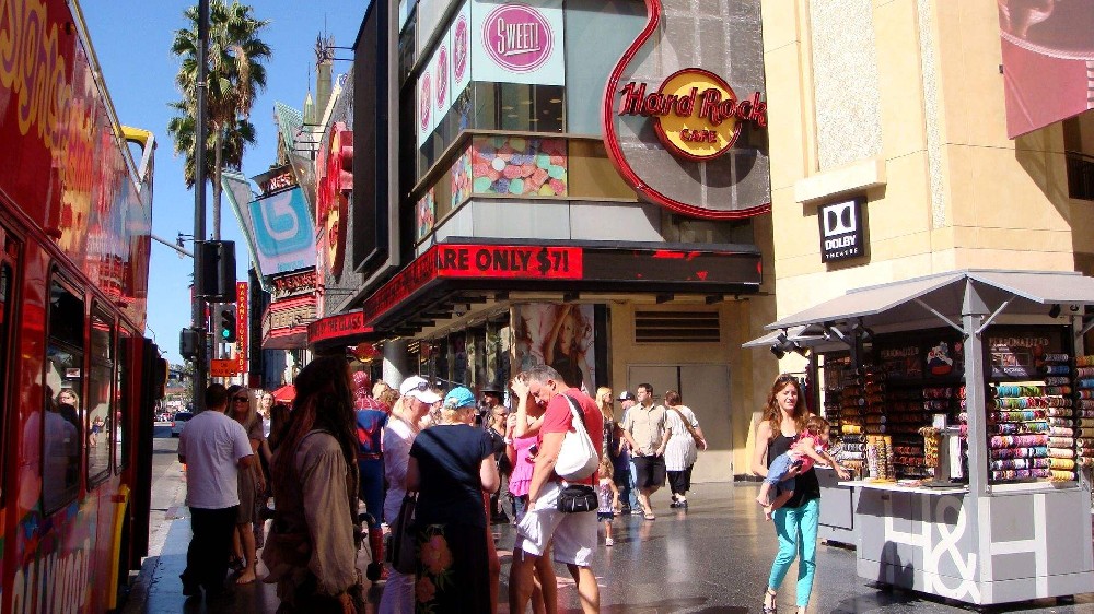 驻洛杉矶总领馆发布关于通过非正常途径来美中国公民补办护照的提醒