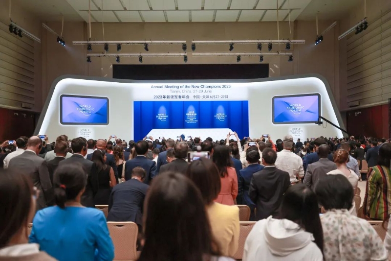 民航天津空管分局保障夏季达沃斯论坛航班安全顺畅