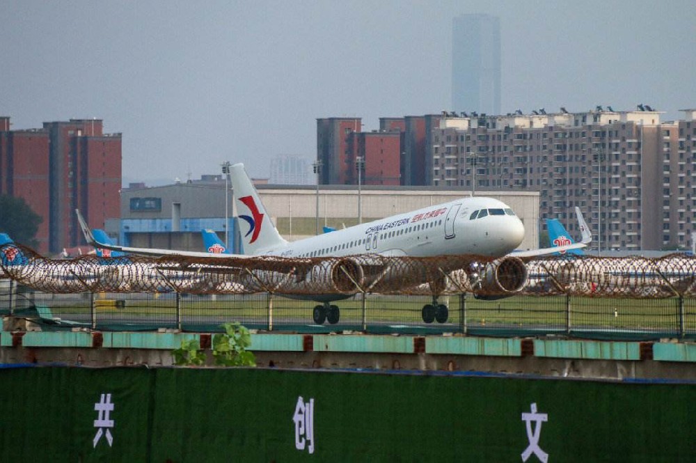 今年暑期，东航将新增北京大兴至澳门、新加坡航线